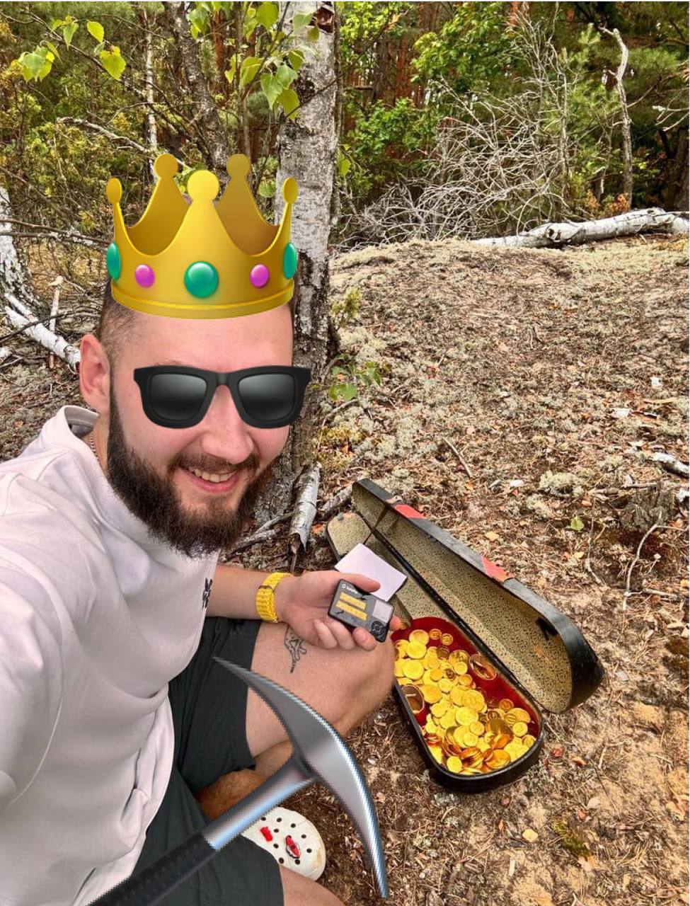 First player discovering the treasure